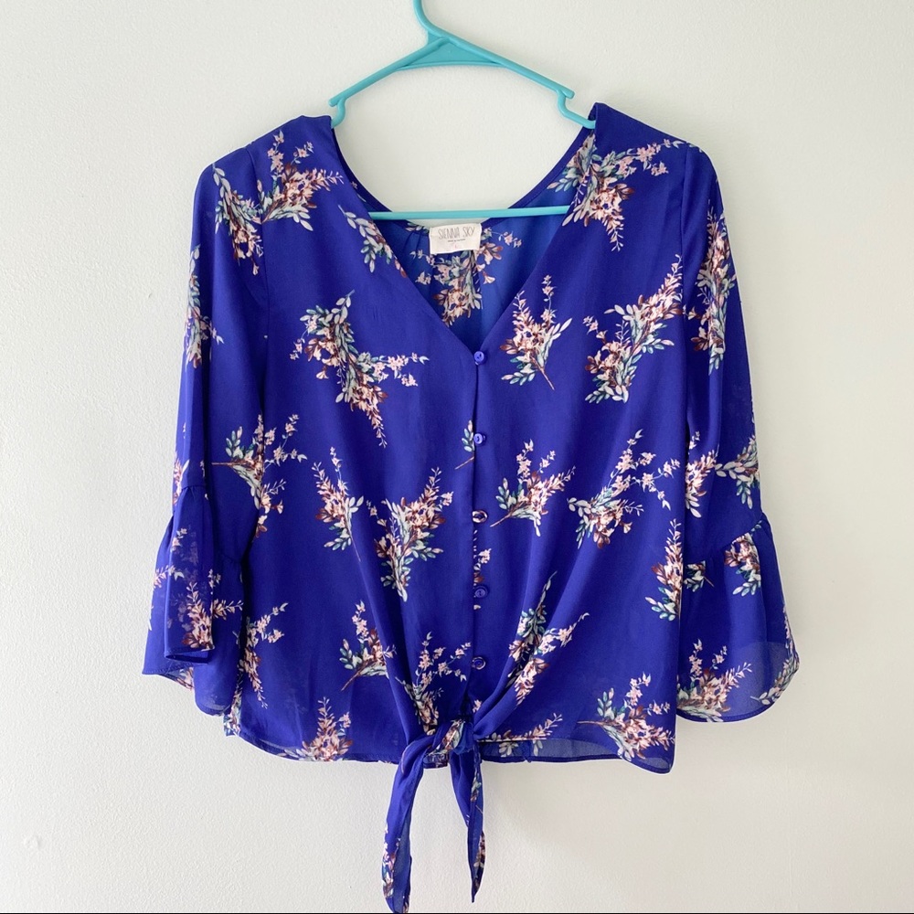 ✨Host Pick✨ Floral print button up blouse